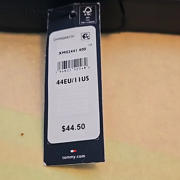 TOMMY HILFIGER - Picture 4 of 9